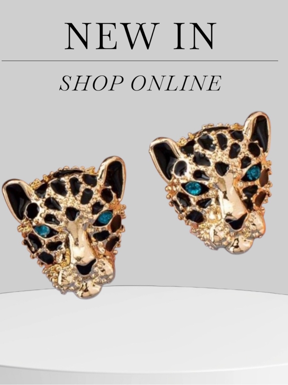✨NEW Hypoallergenic Gold Leopard Head Stud Earrings Black Spots and Teal Eyes - Picture 1 of 6